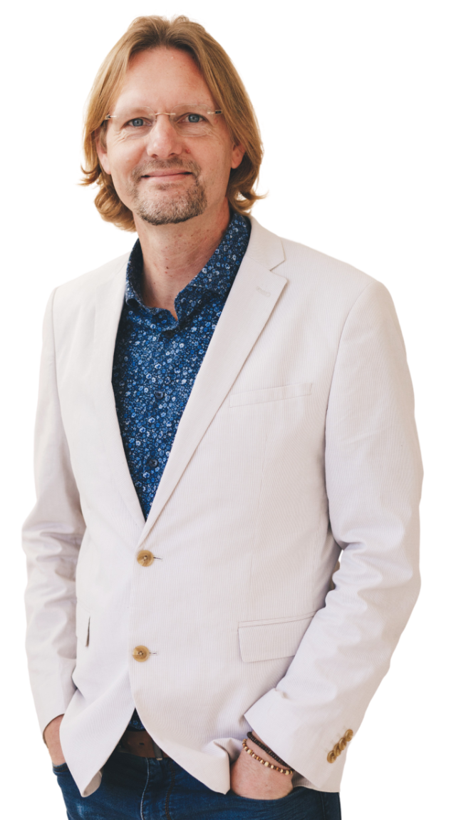 Martin van Webmaat kijkt naar bezoeker